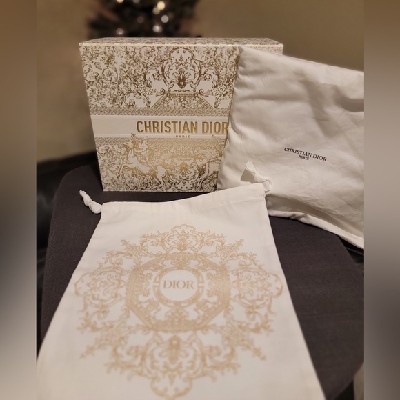 Dior Other - Dior 2023 Christmas Gift Box limited
Set-Box-DustBag-Pillow box 10"×8.5"
×4.5"